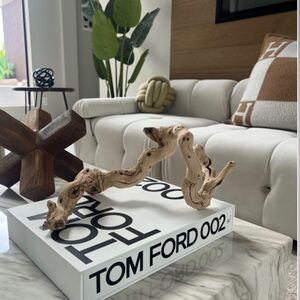 TOM FORD 002 BOOK
